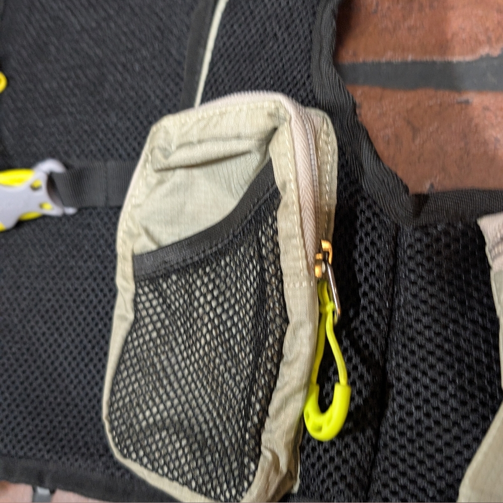 Trail Running Vest - Local Lion - Picture 4 of 14